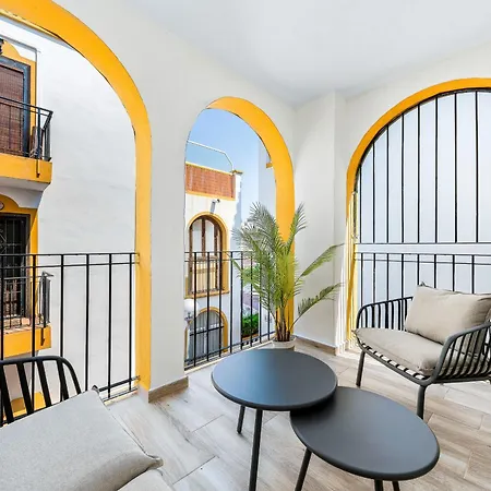 Apartment Sunny Molino Retreat With Pool & Terrace *