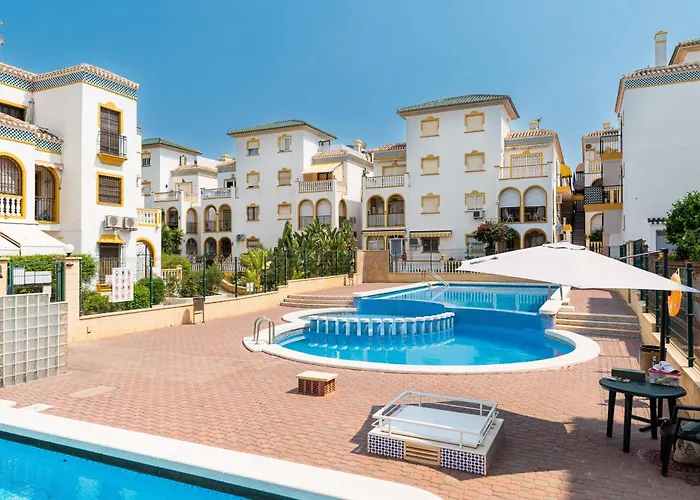 Apartment Sunny Molino Retreat With Pool & Terrace